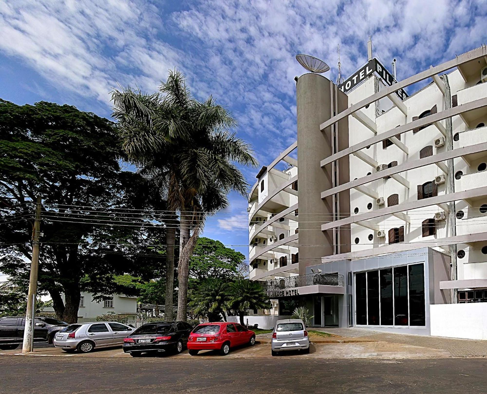 Piloes Palace Hotel Mineiros Eksteriør billede