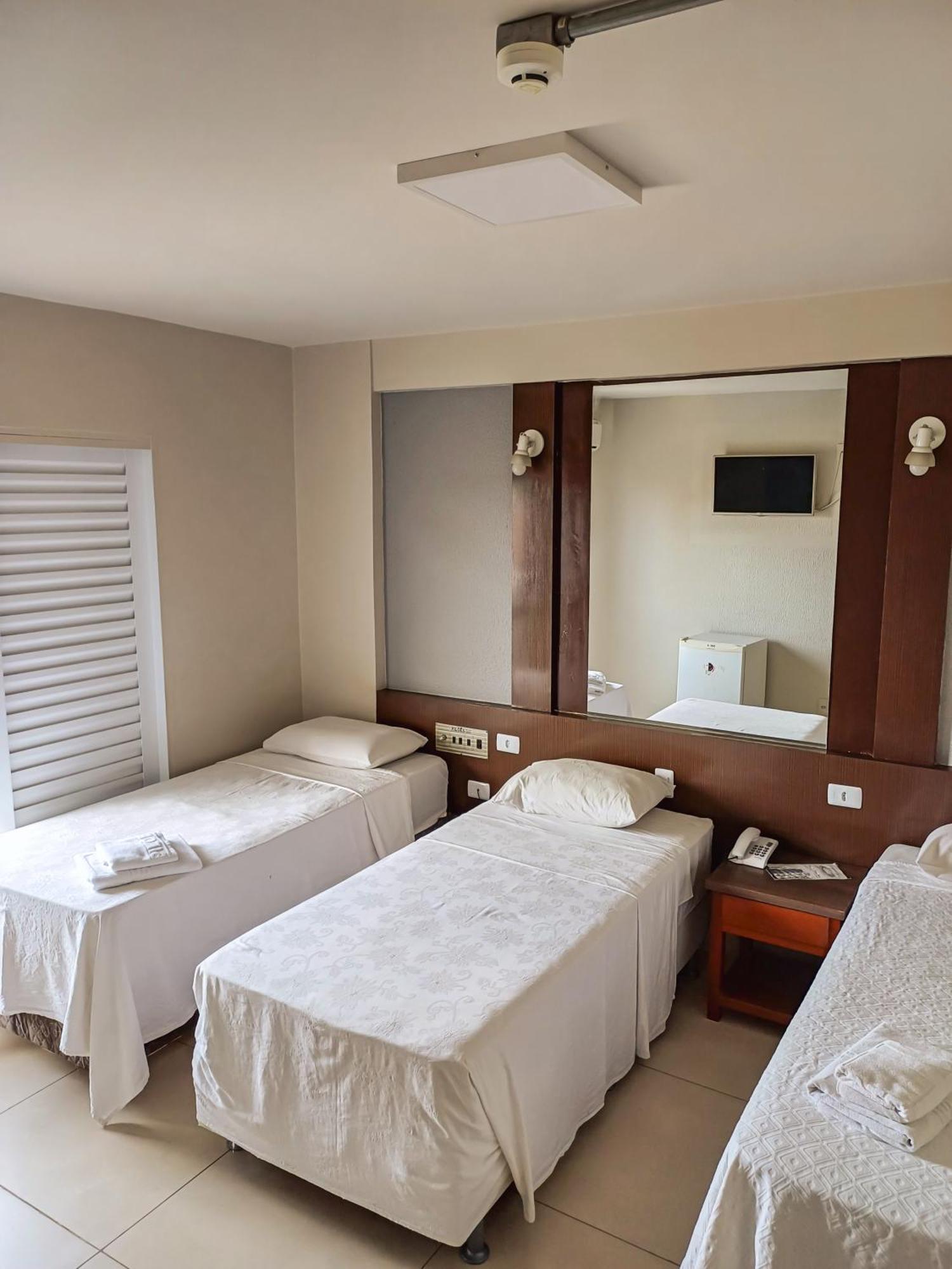 Piloes Palace Hotel Mineiros Eksteriør billede